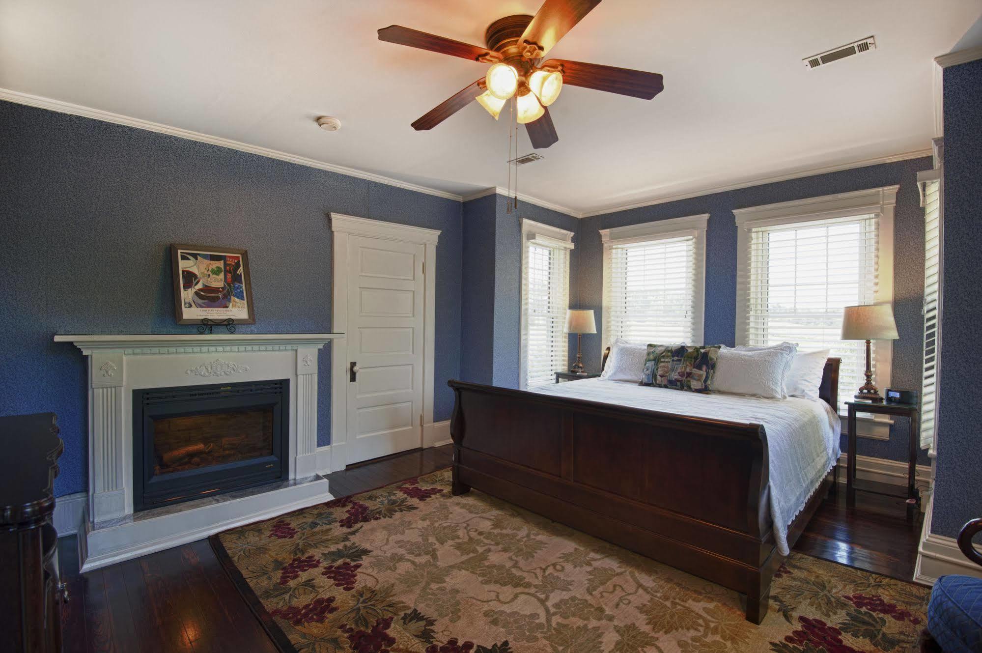 Steeles Tavern Manor Bed & Breakfast Raphine Экстерьер фото